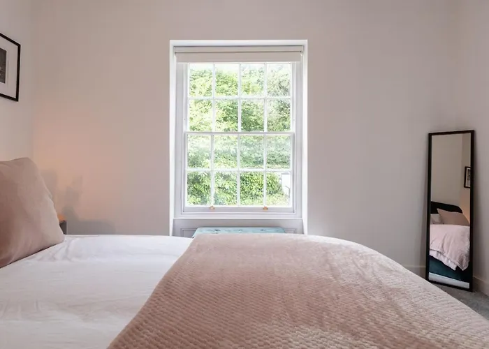 Cosy 1Bd In Malvern With Stunning Views!