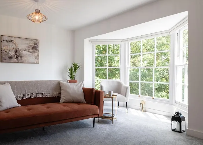 Cosy 1Bd In Malvern With Stunning Views!