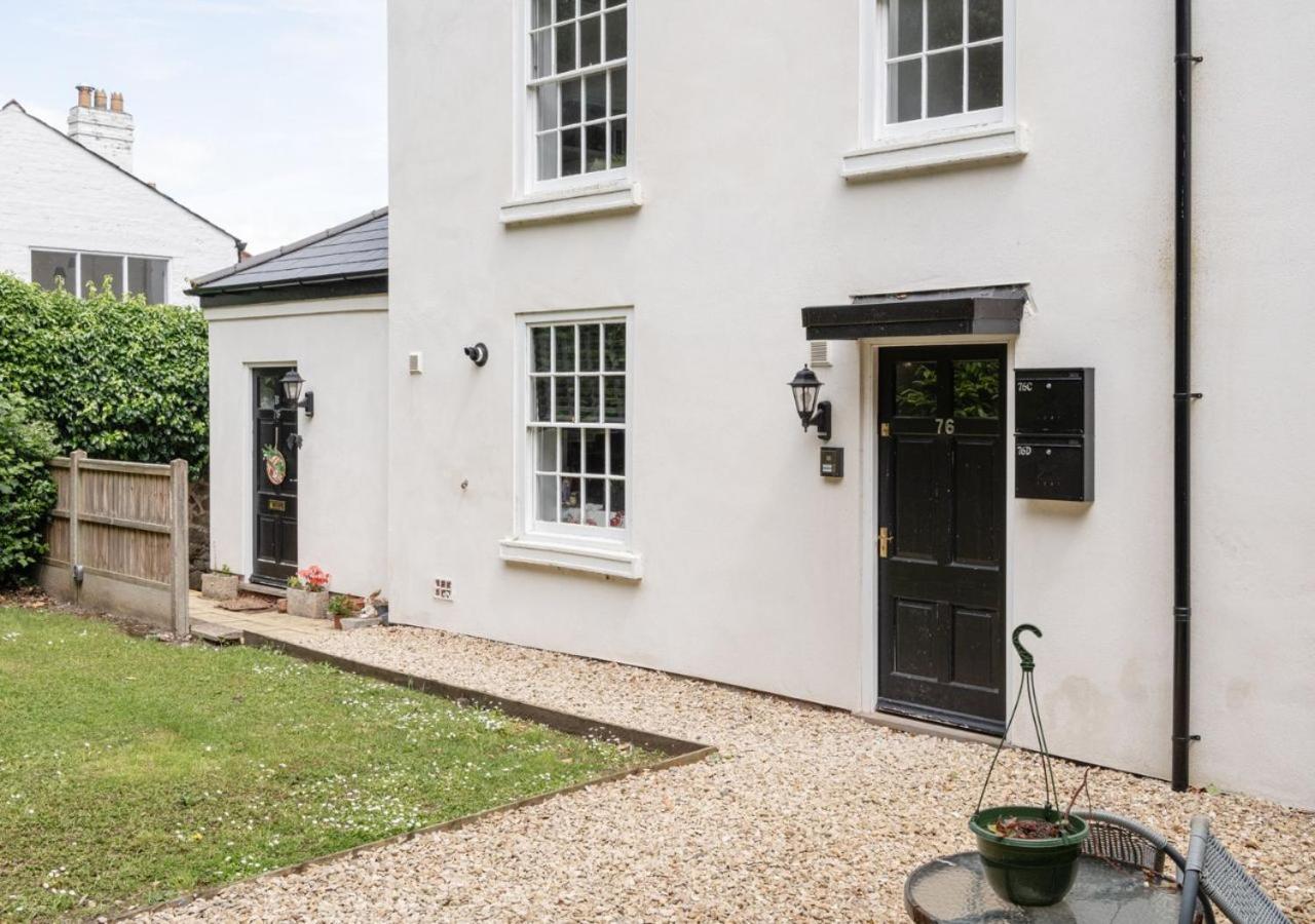 Cosy 1bd In Malvern With Stunning Views! Apartment