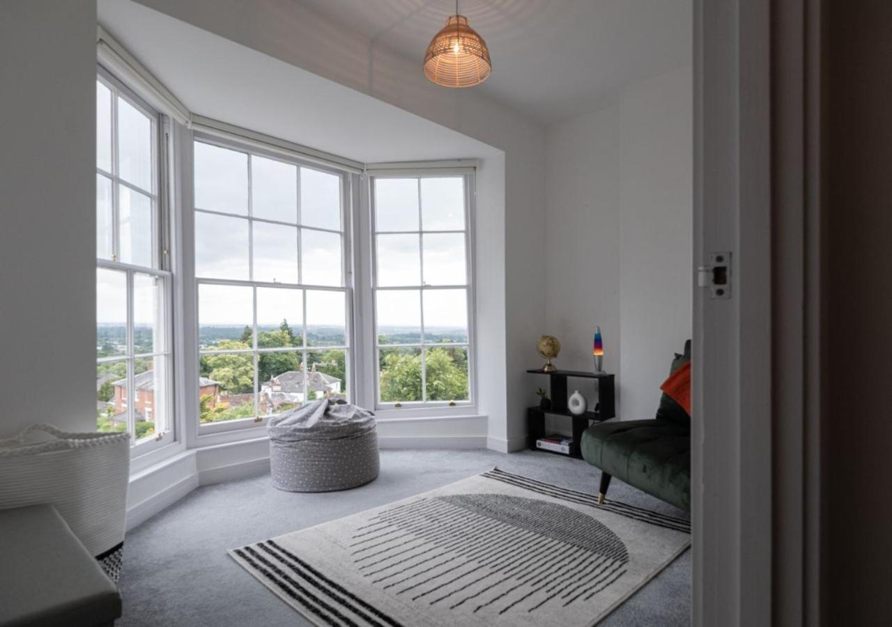 Cosy 1bd In Malvern With Stunning Views! Apartment *