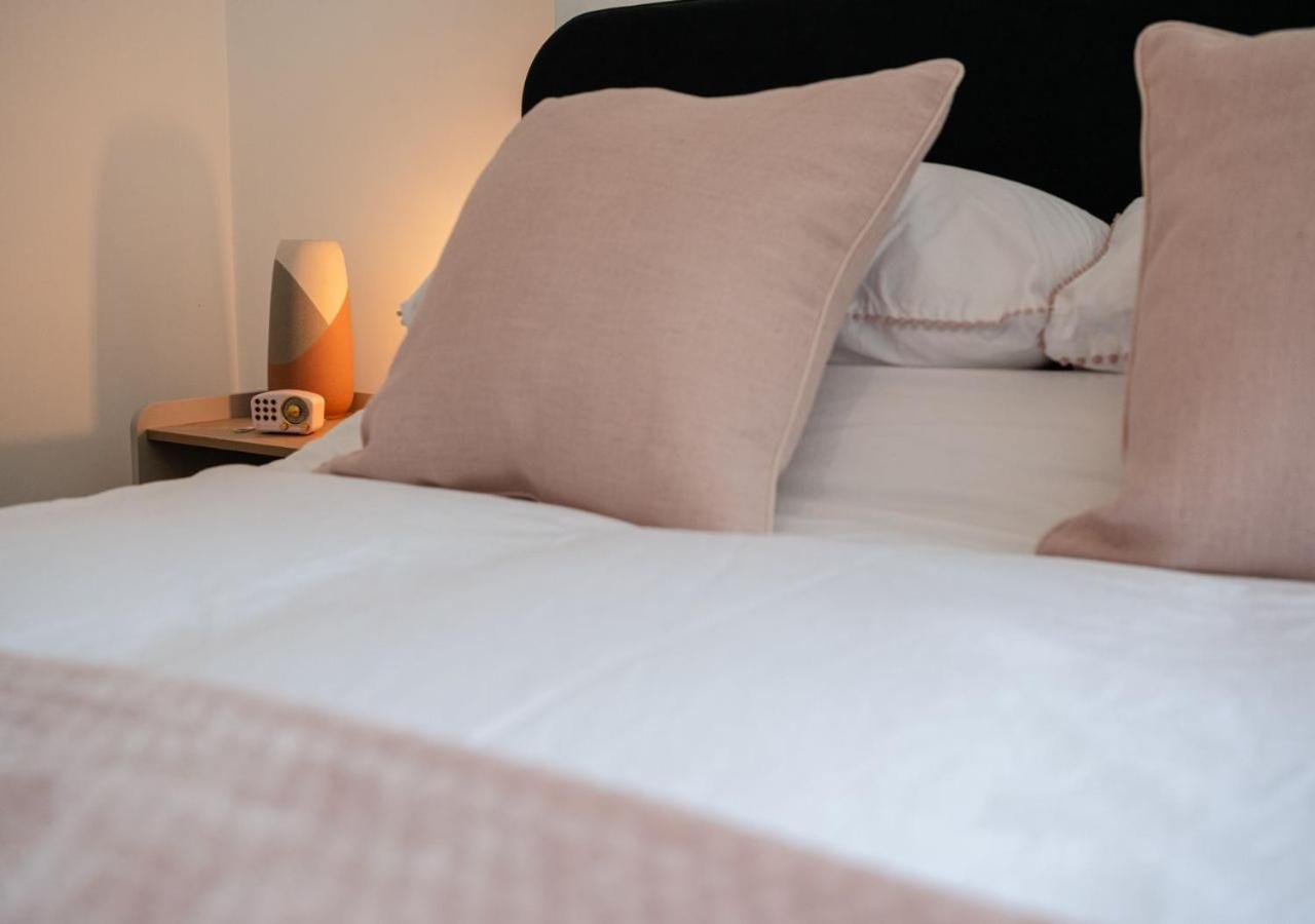 Cosy 1bd In Malvern With Stunning Views! Apartment *